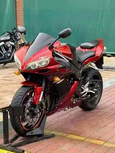 Motocicleta Deportiva Yamaha1 YZF-R1 1000cc Usada, Pintura Roja Personalizada, Carenado Completo, Motocicleta de Carreras - Product Image 3