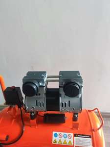 เครื่องอัดอากาศแบบพกพา 750W 8 บาร์ RM50L แบบเงียบ ความจุถัง 50 ลิตร แนวตั้ง พร้อมมอเตอร์ทองแดง สำหรับงานอุตสาหกรรม ปั๊มลมแบบไร้น้ำมัน ระบายความร้อนด้วยอากาศ - Product Image 3