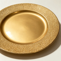 Assiette de présentation en plastique PP dorée sur mesure, avec bordure gaufrée effet galet, pour décoration de table de mariage ou de fêtes
