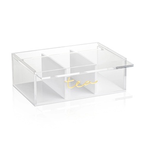 Moderno y elegante bloque de lucita transparente con motivos judaicos de Janucá. Menorá acrílica con aceite y jarrón para flores - Product Image 2