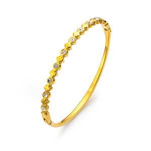 กำไลข้อมือสแตนเลสดีไซน์ดั้งเดิม SZ033 ชุบทอง 18K ประดับเพชรทรงหัวใจสำหรับผู้หญิง เครื่องประดับปลอดสารก่อภูมิแพ้ - Product Image 4