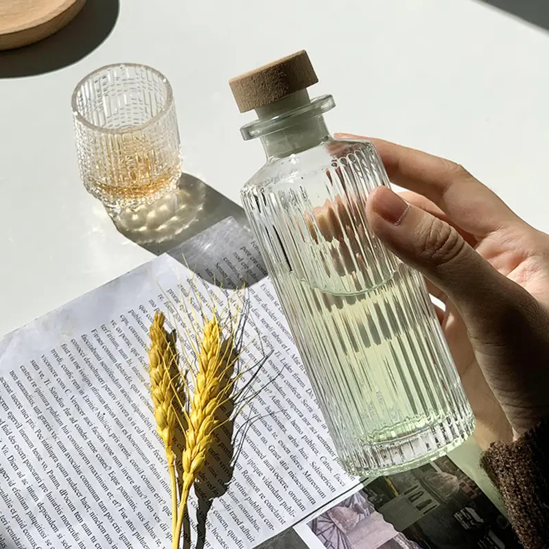 Verrerie à alcool au design personnalisé bouteille de vin en verre transparent pour brandy vin whisky XO saké vente en gros