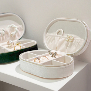 กล่องใส่เครื่องประดับขายส่ง กล่องแหวนพร้อมโลโก้สั่งทำ กล่องเก็บสร้อยคอ กล่องของขวัญเครื่องประดับกำมะหยี่ กล่องใส่เครื่องประดับหนังสำหรับเดินทาง - Product Image 4