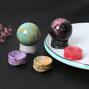 Bán Buôn 5Cm Tinh Thể Tự Nhiên Sphere Khắc Pha Lê Hiển Thị Đứng Cho Trang Trí Nội Thất - Product Image 1