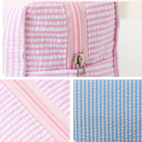 Pochette cosmétique en gaze à bulles avec logo personnalisé, sac de toilette à main, sac de rangement cosmétique brodé à rayures et à carreaux pour filles