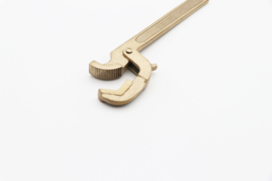 Llave Inglesa Ajustable Antichispas de Cobre TUOKAEX, a Prueba de Explosiones, Grado Industrial, Certificación ISO9001, Tamaños Disponibles de 4 a 36 Pulgadas - Product Image 3