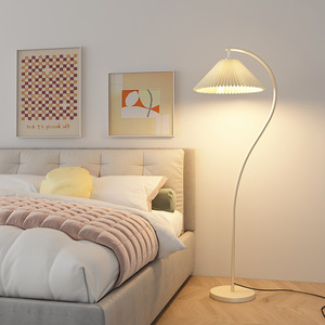 Lámpara de Pie Vintage de Estilo Retro Francés con Temática Crema, Ideal para un Ambiente Moderno en Salas de Estar y Dormitorios - Product Image 3