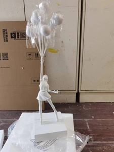 Hot Sell <strong>Banksy</strong> Heals <strong>Girls</strong> Sculptural Ornaments for Flying <strong>Balloons</strong> <strong>Girl</strong> Resin Craft Sculpture <strong>Banksy</strong> <strong>Balloons</strong> <strong>Girls</strong>