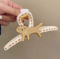 Jolie pince à cheveux en forme de chien dessinée à la main pour l'arrière de la tête. Style haut de gamme. Barrette à cheveux en acrylique coréenne. Clip en forme de requin.