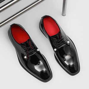 Zapatos Oxford de Hombre en Charol Negro con Punta Puntiaguda, Cordones, Forro Rojo y Suela de Goma para Todas las Temporadas - Product Image 5