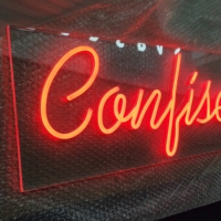 Vente en gros enseigne lumineuse flexible murale avec faux logo néon lampe enseigne lumineuse LED flexible personnalisée pour la fête