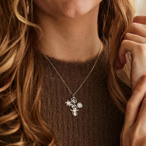 Collar <span class=keywords><strong>de</strong></span> Cadena con Eslabones <span class=keywords><strong>de</strong></span> Acero <span class=keywords><strong>de</strong></span> Titanio con Flor <span class=keywords><strong>de</strong></span> Nacimiento <span class=keywords><strong>de</strong></span> <span class=keywords><strong>Diciembre</strong></span>, para Mujer, Personalizado, Regalo para el Día <span class=keywords><strong>de</strong></span> la Madre, Pascua, Navidad - Product Image 4