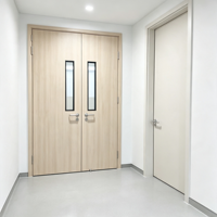 Portes minimalistes en bois massif, étanches et insonorisées pour appartements, hôtels, chambres, salons et usage commercial intérieur en supermarchés