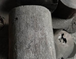 Carbón de Eucalipto Blanco/Negro de Alta Calidad en Forma de Trozos, Producido para la Industria Química a partir de Madera de Eucalipto de Vietnam - Product Image 2