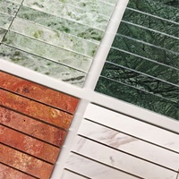Lange Streifen-Naturstein-Mosaikfliesen für Gebogene Wand- und Säulenverkleidung in Badezimmer und Restaurant, Maßgefertigtes Marmor-Mosaik