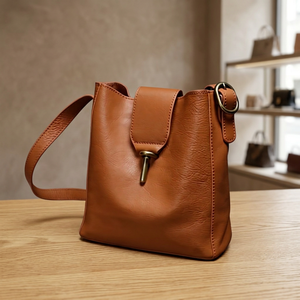 Pochette personnalisée en cuir véritable pour femme BS INTERNATIONAL, deux sangles, fermeture éclair durable et étanche, idéale pour les voyages, 1L - Product Image 5