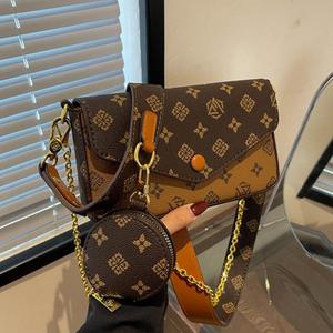 Bolso bandolera de cuero PU marrón con correa de cadena, cierre de botón, bolso de hombro de diseñador de moda para mujer, para uso diario. - Product Image 1