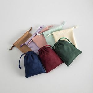 Petites pochettes cadeaux en velours avec cordon de serrage, sacs à bijoux en flanelle 10x15cm, emballage pour bonbons, cadeaux de Noël, de mariage ou de fête - Product Image 1