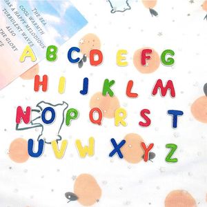 Patch brodé thermocollant coloré en forme de mini lettre, 2,5 x 2,8 cm - Product Image 2