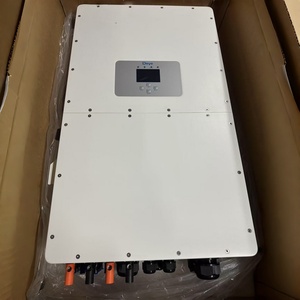 Onduleur Deye <span class=keywords><strong>SUN</strong></span>-40/50K-SG01HP3-EU-BM4 à courant de charge élevé 100A max pour recharge rapide de batterie à domicile - Product Image 2