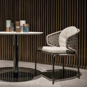 Ensemble table et chaises de jardin en rotin d'extérieur 4 places, design contemporain imperméable pour terrasse ou cour - Product Image 5