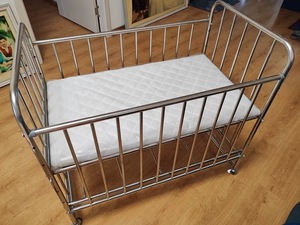 MT MEDICAL propose des lits bébé minimalistes de haute qualité à des prix compétitifs avec certification CE. - Product Image 4