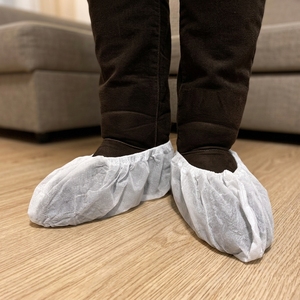 Surchaussures jetables en PP CPE antidérapantes et imperméables pour salle blanche - Vente en gros - Product Image 1