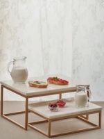 Présentoir à gâteau rectangulaire en marbre personnalisé en gros plateaux de présentation blancs de luxe à 2 niveaux avec poignée dorée