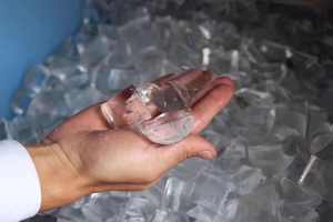 เครื่องทำน้ำแข็งก้อน/บล็อก/ทรงกระสุน/ทรงลูกกวาด พร้อมเครื่องจ่ายน้ำแข็งแบบหยอดเหรียญ - Product Image 5