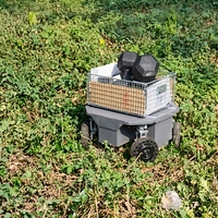 Châssis de robot de direction à quatre roues indépendantes Senfar AMR, charge utile de 80 kg, système de navigation, robot de livraison