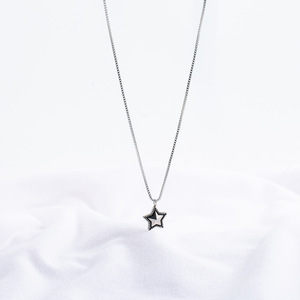 Collar de Moda Unisex con Colgante de Cinco Puntas de Acero de Titanio con Diseño de Estrella - Product Image 2