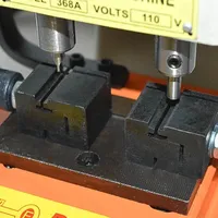 Machine à Tailler les Clés Électrique Professionnelle, Conception Verticale, 110V/220V, en Acier, pour la Reproduction de Clés de Voiture