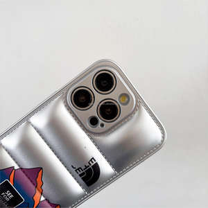 Nouvelle <span class=keywords><strong>coque</strong></span> de téléphone portable créative en forme de veste pour <span class=keywords><strong>iPhone</strong></span> tous modèles 17 16 15 14 Pro Max, <span class=keywords><strong>coque</strong></span> de téléphone <span class=keywords><strong>North</strong></span> <span class=keywords><strong>Face</strong></span> avec logo personnalisé <span class=keywords><strong>13</strong></span> 12 - Product Image 2