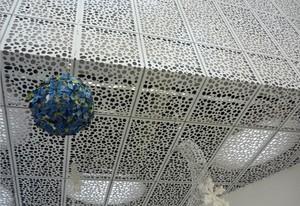 Panneaux perforés en aluminium modernes, finition anodisée, pour murs-rideaux extérieurs, design anti-corrosion, 70 pouces et plus - Product Image 6