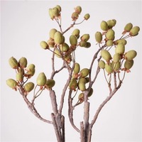 Vente en gros de fleurs artificielles branche de baies de kiwi en plastique vert brun branches artificielles pour la décoration de fête de mariage à la maison