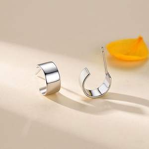 Boucles d'oreilles clous en argent sterling S925 en forme de C, version cuivre personnalisable, minimalistes, simples et élégantes pour femmes, pour un usage quotidien - Product Image 2