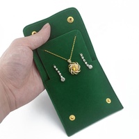 Sac en tissu velours de qualité supérieure, neuf, avec double fermeture à pression et plaque intérieure pour le rangement des boucles d'oreilles, colliers et pendentifs