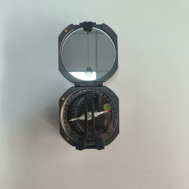 Professional Aluminum Alloy Geological Compass Magnet Needle 0.5mm Accuracy 80x70x35mm 1 Year Warranty Mining Outdoor