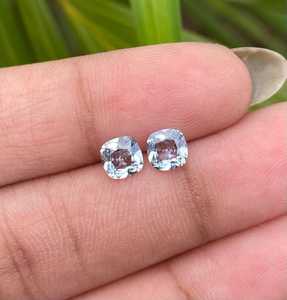 Par de Zafiros Naturales Verdes con Corte Cojín de 1.28 CT, 5 x 5 MM |   Zafiro Suelto de Fantasía |   Conjunto de Anillo de Boda y Pendientes - Product Image 2