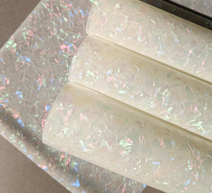 แผ่นพีวีซีสีขาวมุกสำหรับทำกิ๊บติดผมและหวี วัสดุตกแต่ง - Product Image 1