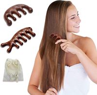 Großhandel: Personalisierter Holz-Kopfhautmassagekamm – Antistatischer Entwirrungskamm mit breiten Zähnen, Kopfhautmassagegerät, Gua Sha Bürste für Haarwachstum