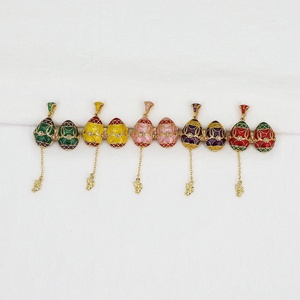 SHINNYGIFTS Pendentif ouvrable vintage en émail sur base de cuivre, médaillon <span class=keywords><strong>œuf</strong></span> <span class=keywords><strong>russe</strong></span>, bijou pour mariage, fête, anniversaire - Product Image 3