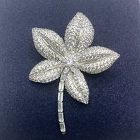 Exquisito Broche de Hoja de Arce con Circonitas Brillantes para Mujer, Plata de Ley 925, Engaste Intrincado de Garras, Regalo Perfecto para Fiestas y Seres Queridos