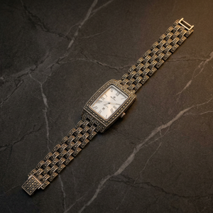 Montre Fitness Tracker d'infirmière à moniteur de fréquence cardiaque à quartz pour femme avec un design unique - Product Image 3