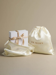 Pochette en <span class=keywords><strong>tissu</strong></span> de soie pour parfum, petite et luxueuse, <span class=keywords><strong>emballage</strong></span> <span class=keywords><strong>cadeau</strong></span>, bijoux, vêtements, logo personnalisé imprimé, <span class=keywords><strong>sac</strong></span> à cordon en satin anti-poussière - Product Image 3