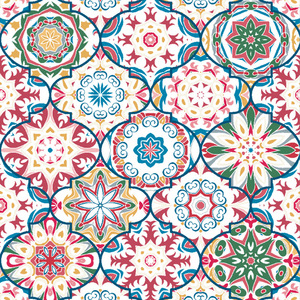 Tissu d'impression numérique en polyester à motif floral pour robes, densité, poids et nombre de fils personnalisables - Product Image 2