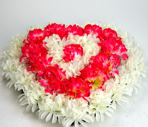 Couronne en forme de coeur chrysanthème couronne de porte artificielle pour la maison mariage saint valentin décoration funéraire - Product Image 6