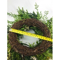 Couronnes de printemps pour la décoration de la maison et les célébrations festives