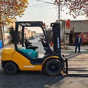 Montacargas Usados en Oferta, Komatsu 3T, Montacargas Diésel de Alto Rendimiento, Componentes Originales, Maquinaria de Construcción - Product Image 6