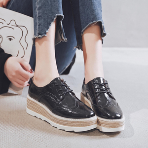 Zapatos de Plataforma Estilo Brogue Británico Coreano |   Zapatos Creepers de Piel Sintética con Cordones y Suela Gruesa |   Zapatos Planos Casuales y Cómodos para Mujer - Product Image 6